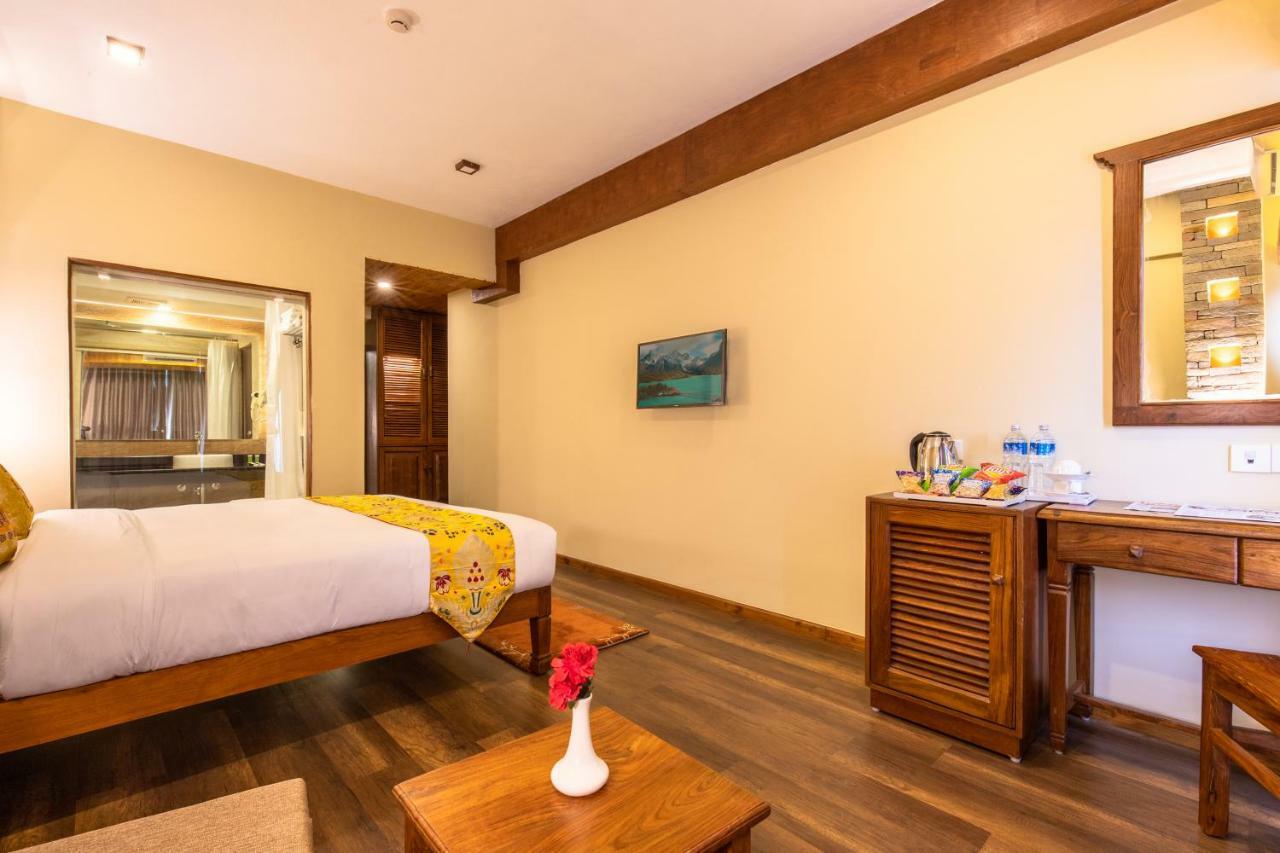 Hotel Mala Pokhara Exterior photo